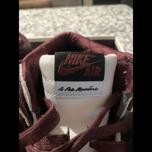 Athletic_Shoes